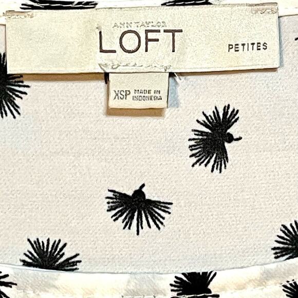 Ann Taylor Loft Off White Semi Sheer Dandelion Flutter Sleeve Blouse Top XSP - Picture 5 of 10